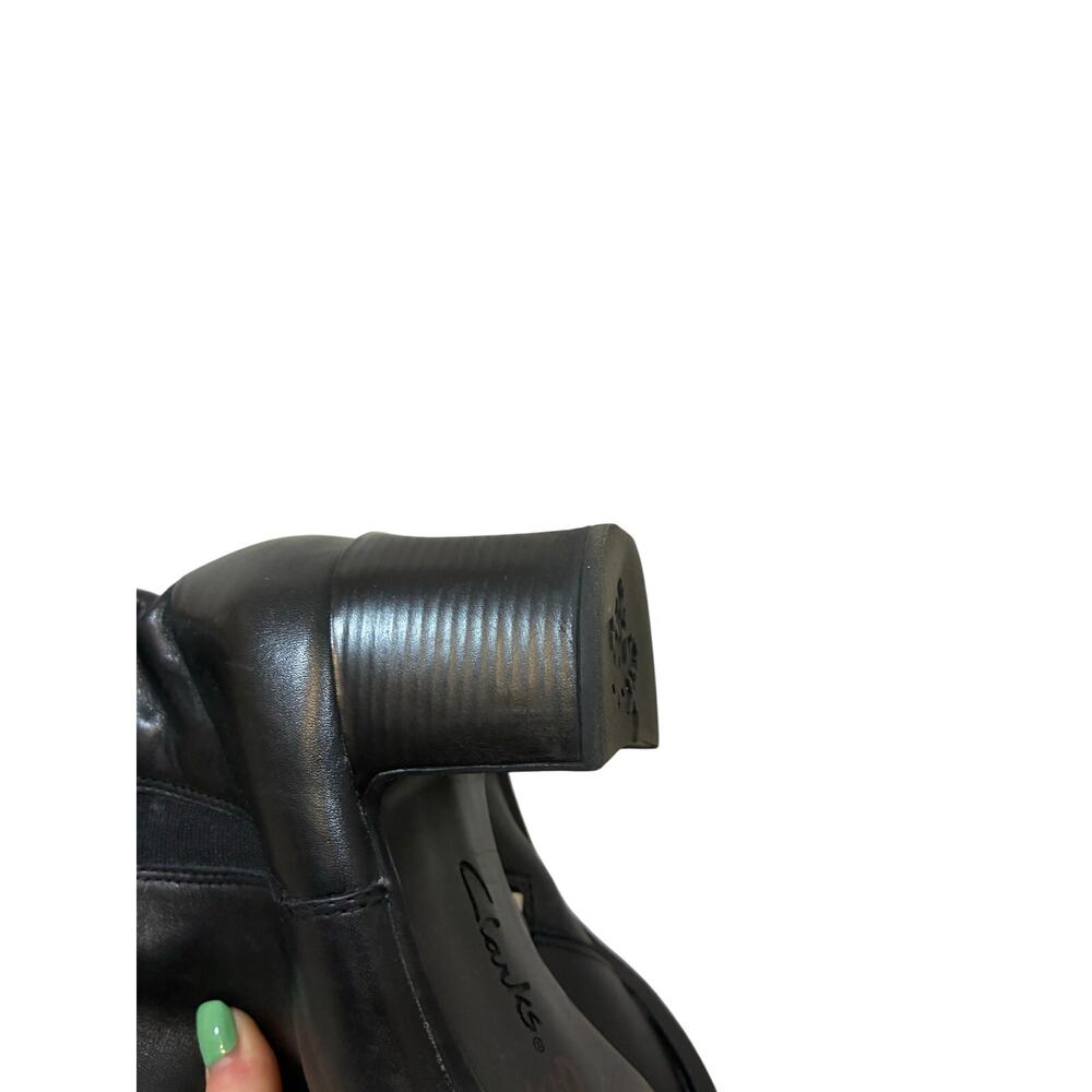 Clarks Black Leather Ankle Booties Women’s Size 9 Comfort Casual Boots Edgy Goth - Picture 7 of 7